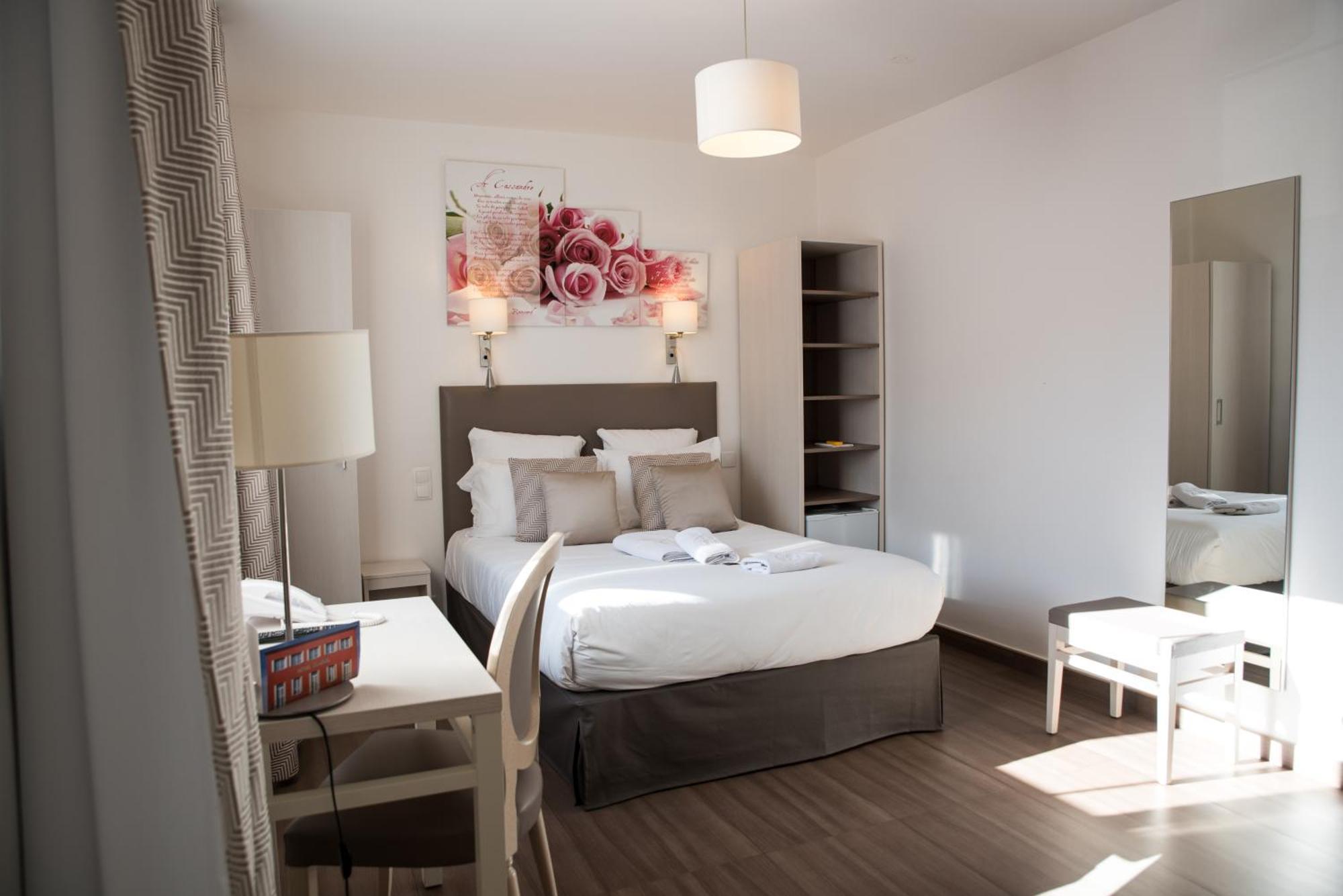 Hotel Casabella Cannes Mouans Sartoux Exterior photo