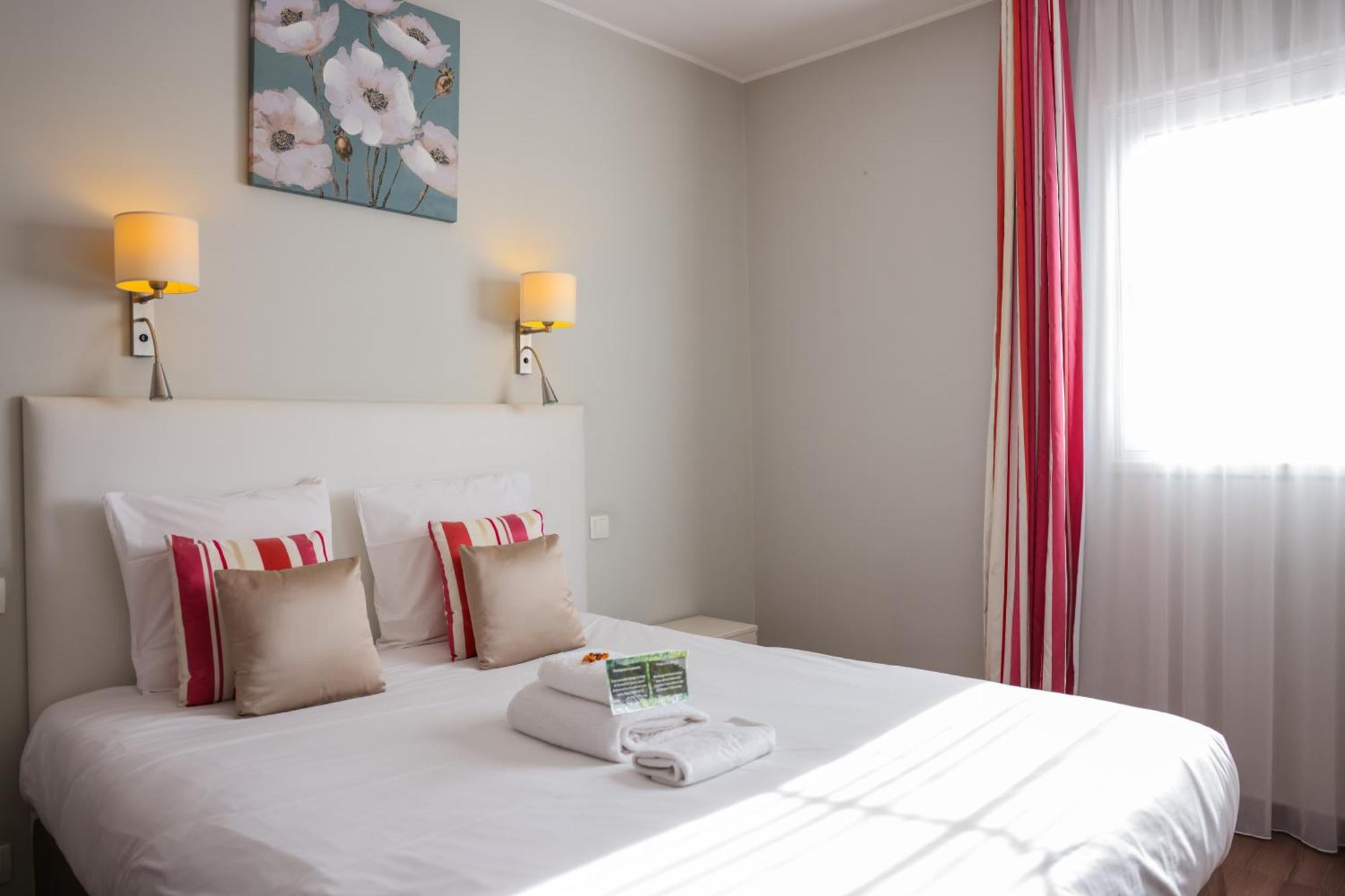 Hotel Casabella Cannes Mouans Sartoux Exterior photo